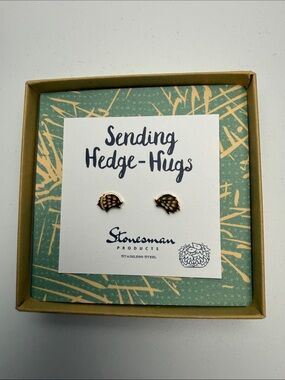 Stonesman Gold Hedgehog Stud Earrings - Gold